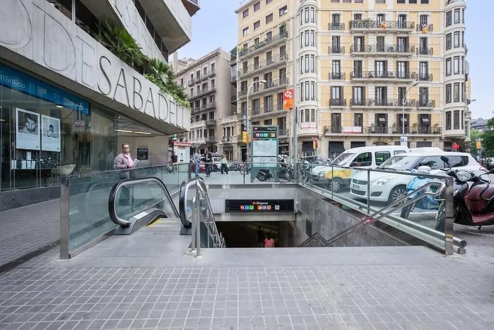 Lumine Suites Barcelona Hostal