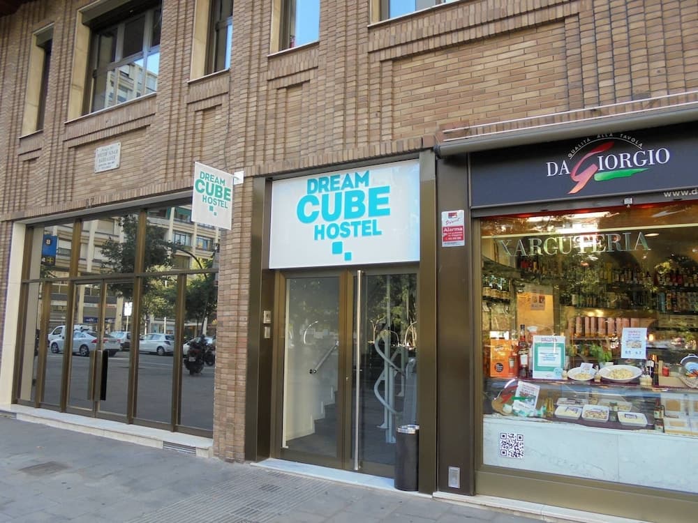 DREAM CUBE HOSTEL