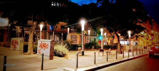 Plaça de Lola Anglada