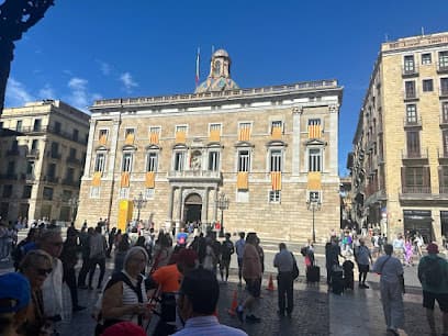 Los Archivos Ocultos del Gótico - Escape Room al aire libre