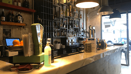 Nonna Delia Restaurante Bar Vermutería Barcelona ️