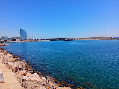 Entrada espigón del Muelle Adosado